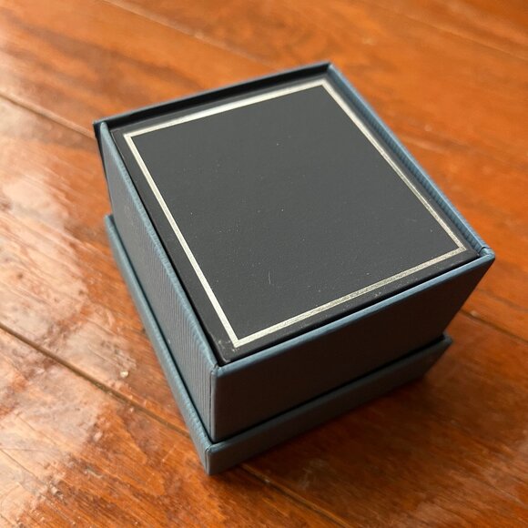 Pearl Earrings - Like New - Picture 4 of 4